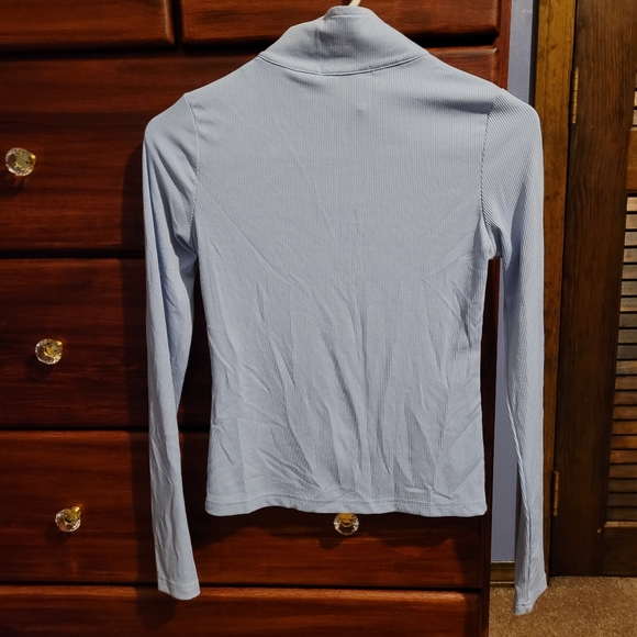 SHEIN Baby Blue Long Sleeve Zip-Up Crop Top Cropped Tee Shirt Women's Size Small - Picture 2 of 6